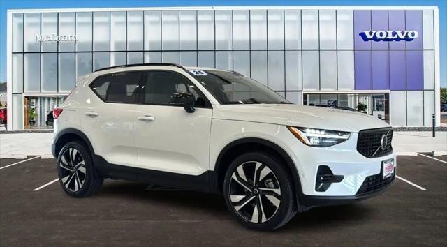 2025 Volvo XC40 B5 Ultra Dark Theme for sale in Barrington, IL