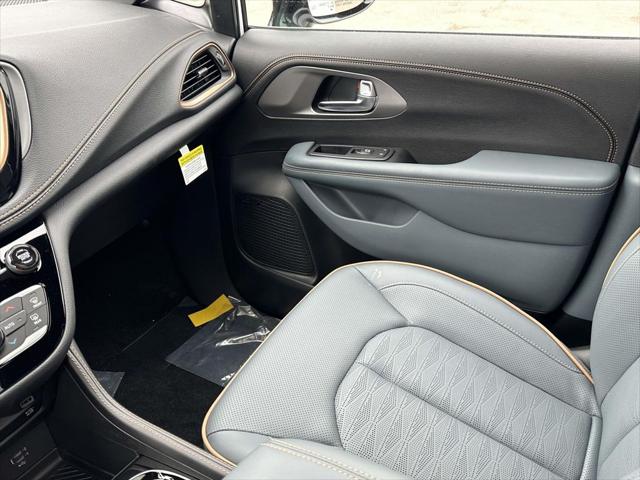 2027 Chrysler Pacifica Pinnacle