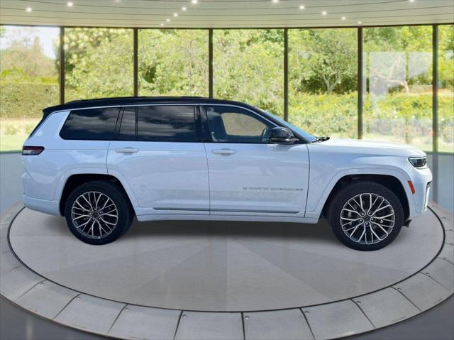 2027 Jeep Grand Cherokee GRAND CHEROKEE L SUMMIT 4X4 2027 Jeep Grand Cherokee GRAND CHEROKEE L SUMMIT 4X4