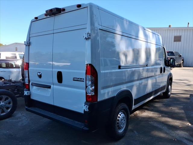 2027 RAM ProMaster Cargo Van Tradesman