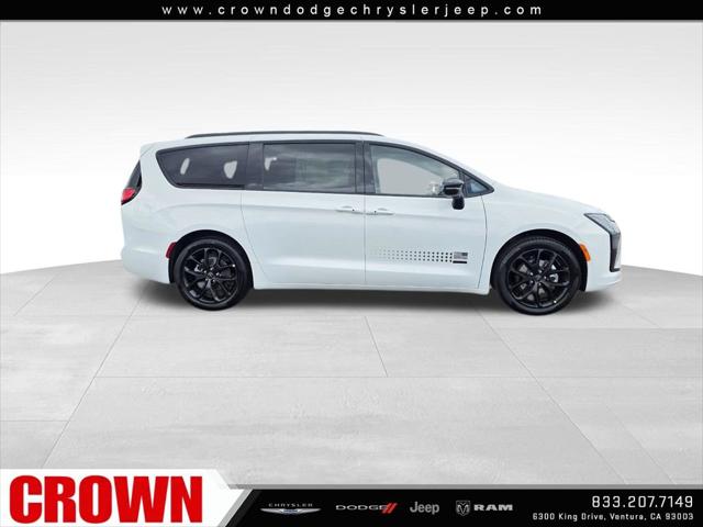 2027 Chrysler Pacifica Select