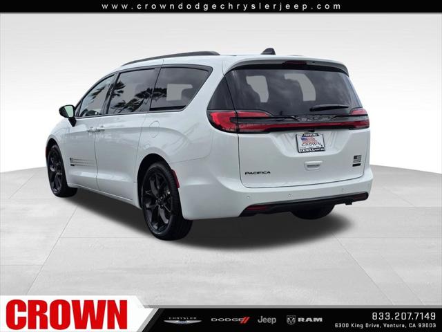 2027 Chrysler Pacifica Select