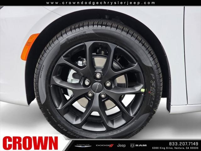 2027 Chrysler Pacifica Select