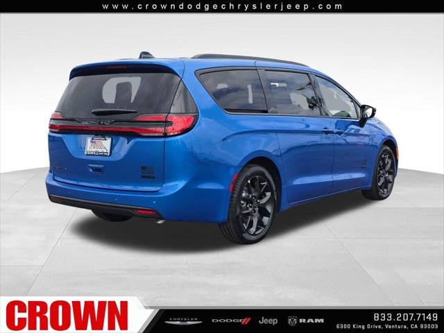 2027 Chrysler Pacifica Select