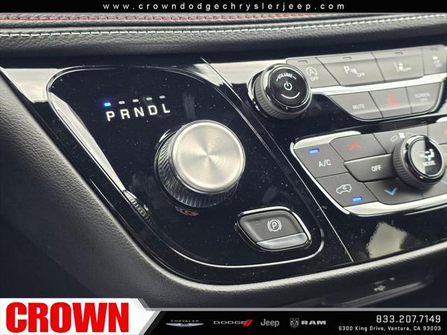 2027 Chrysler Pacifica Select