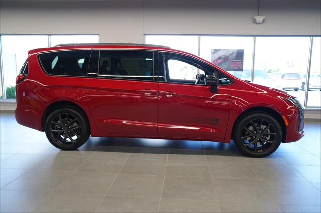 2027 Chrysler Pacifica PACIFICA SELECT AWD 2027 Chrysler Pacifica PACIFICA SELECT AWD