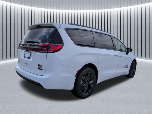 2027 Chrysler Pacifica Select AWD
