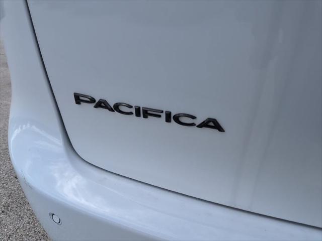 2027 Chrysler Pacifica Select AWD