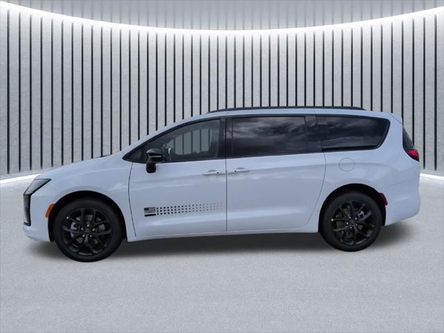 2027 Chrysler Pacifica Select AWD