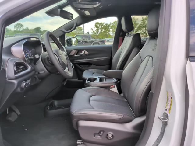 2027 Chrysler Pacifica Select AWD