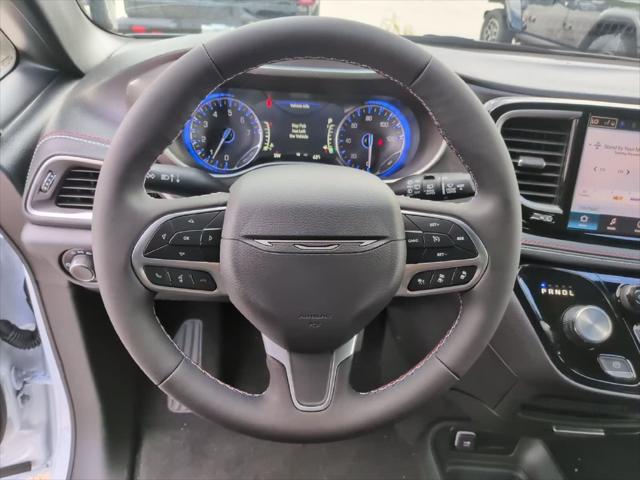 2027 Chrysler Pacifica Select AWD