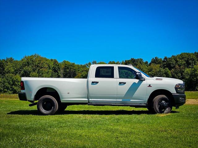 2026 RAM Ram 3500 RAM 3500 TRADESMAN CREW CAB 4X4 8 BOX