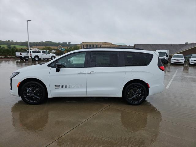 2027 Chrysler Pacifica Select AWD