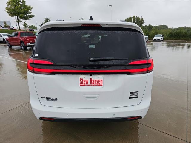 2027 Chrysler Pacifica Select AWD
