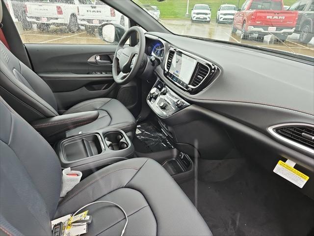 2027 Chrysler Pacifica Select AWD