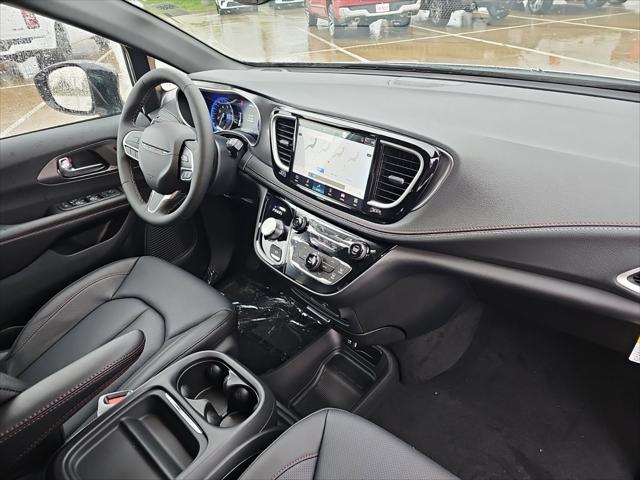 2027 Chrysler Pacifica Select AWD