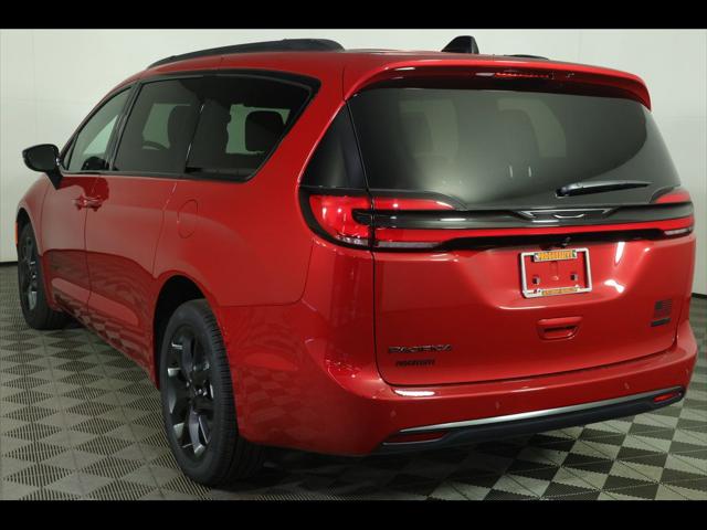 2027 Chrysler Pacifica PACIFICA SELECT AWD