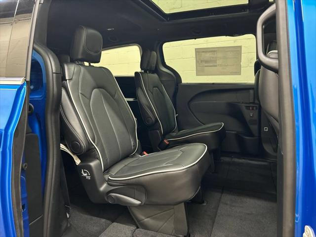 2027 Chrysler Pacifica Limited