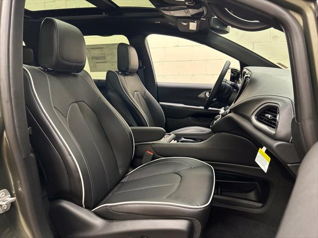 2027 Chrysler Pacifica Limited