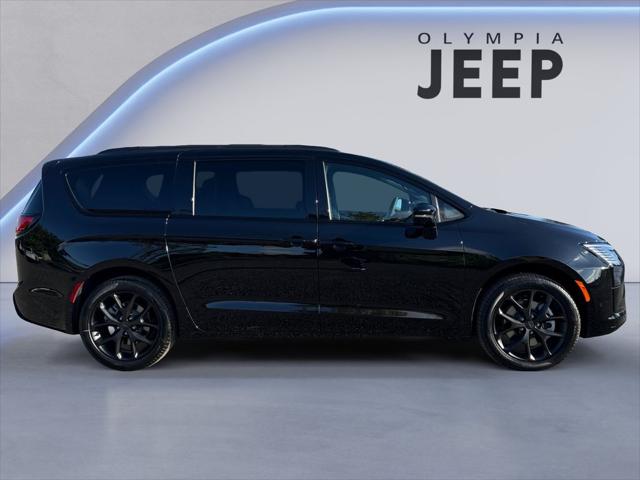 2027 Chrysler Pacifica Limited
