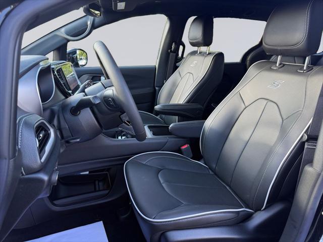 2027 Chrysler Pacifica Limited
