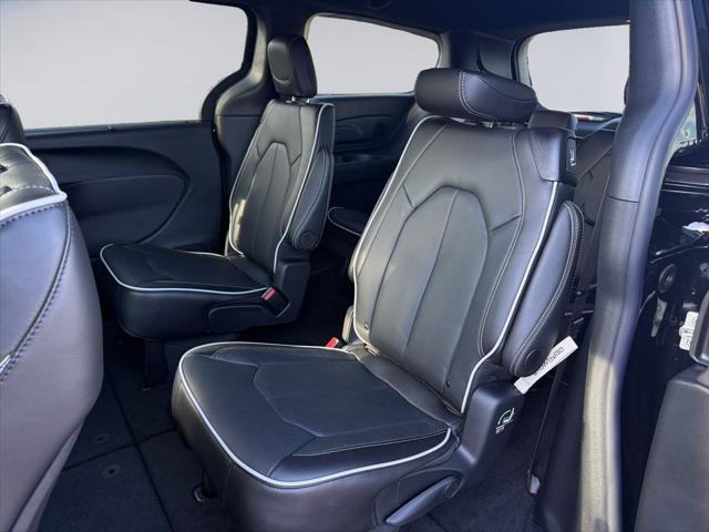 2027 Chrysler Pacifica Limited
