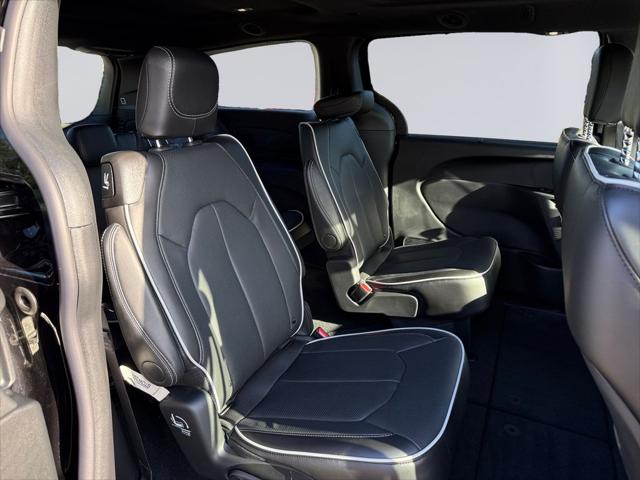 2027 Chrysler Pacifica Limited