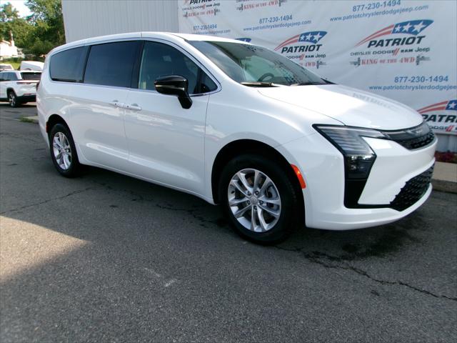 2027 Chrysler Pacifica Select