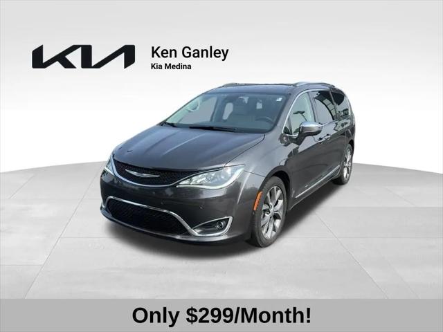 2020 Chrysler Pacifica Limited for sale in Medina, OH