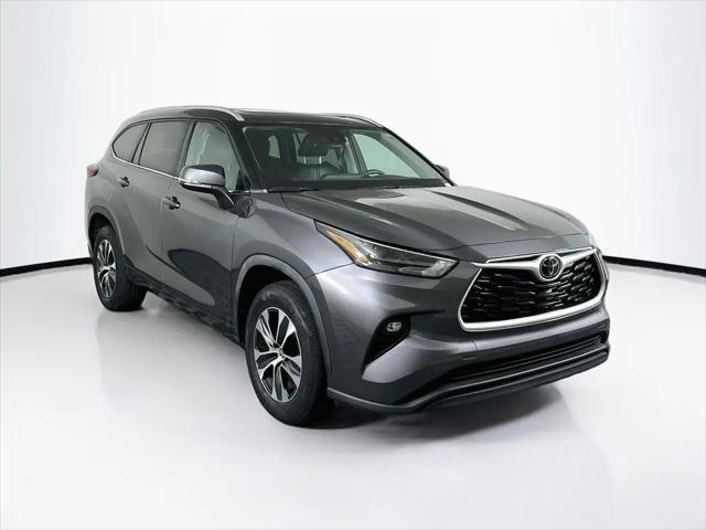 2023 Toyota Highlander XLE for sale in Grand Prairie, TX