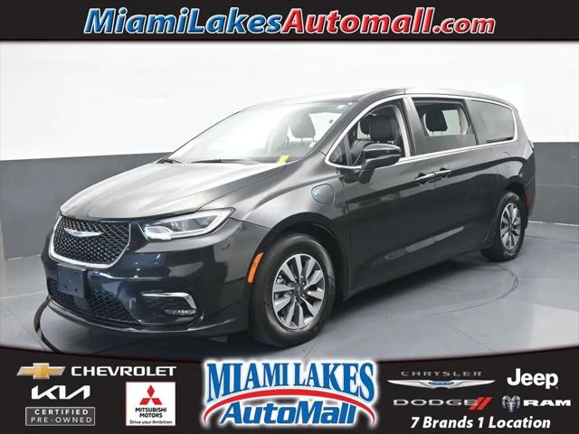 2023 Chrysler Pacifica Hybrid Touring L for sale in Hialeah, FL