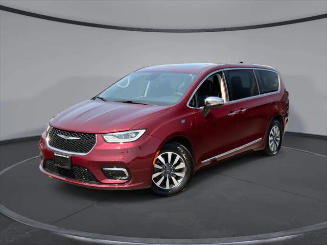 2023 Chrysler Pacifica Hybrid Limited for sale in Troy, NY