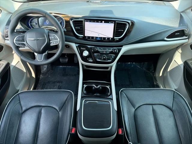 2023 Chrysler Pacifica Hybrid Limited