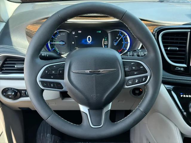 2023 Chrysler Pacifica Hybrid Limited