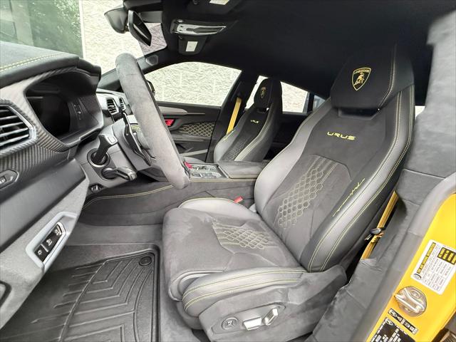 2023 Lamborghini Urus Performante