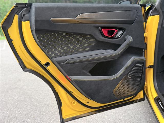 2023 Lamborghini Urus Performante