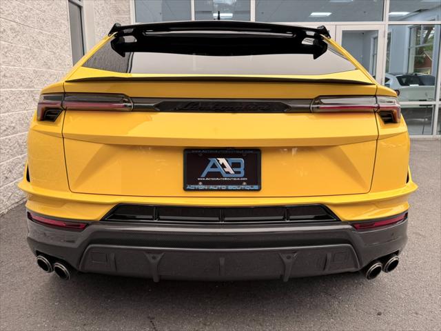 2023 Lamborghini Urus Performante