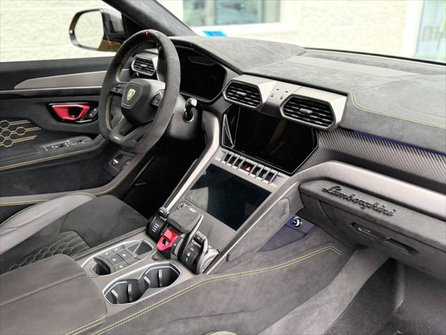 2023 Lamborghini Urus Performante