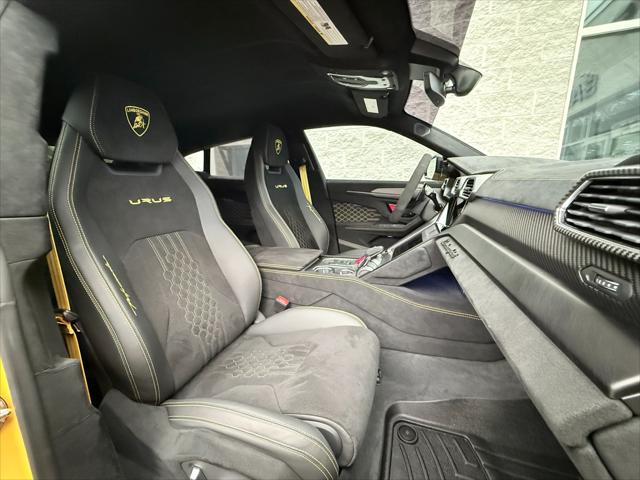 2023 Lamborghini Urus Performante