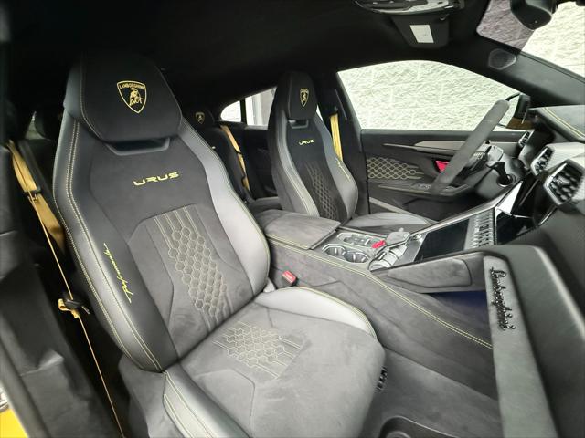 2023 Lamborghini Urus Performante