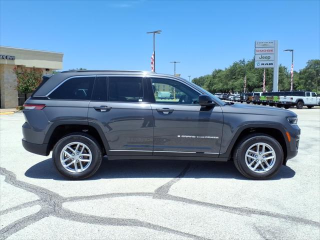 2026 Jeep Grand Cherokee GRAND CHEROKEE LAREDO 4X4