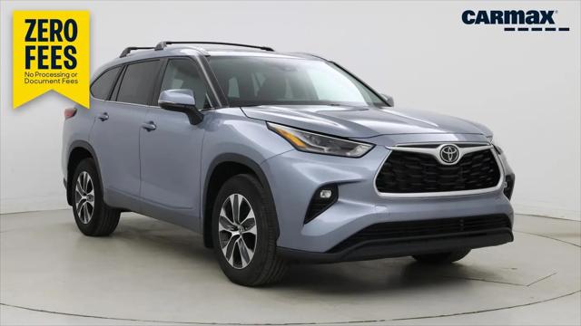 2023 Toyota Highlander XLE for sale in Waukesha, WI