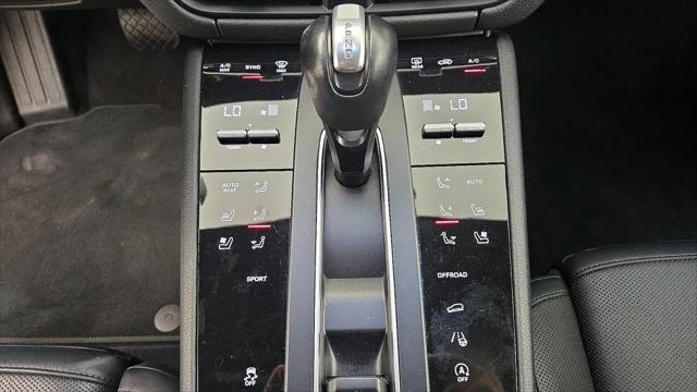 2023 Porsche Macan T