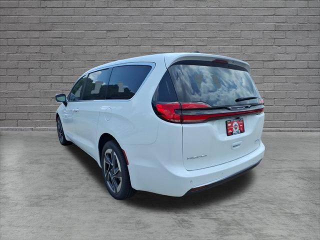 2027 Chrysler Pacifica Limited AWD