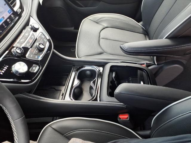 2027 Chrysler Pacifica Limited AWD
