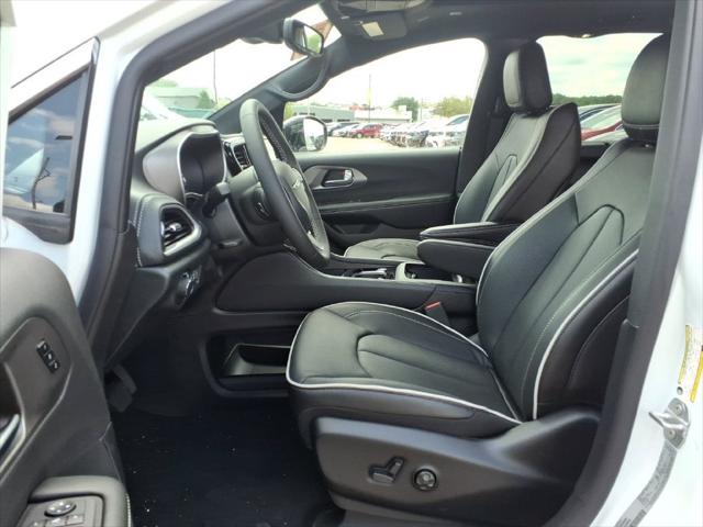 2027 Chrysler Pacifica Limited AWD