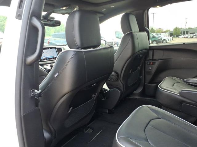 2027 Chrysler Pacifica Limited AWD