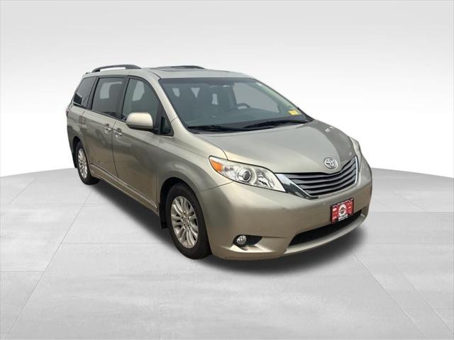 2016 Toyota Sienna XLE 8 Passenger for sale in Burlington, WI