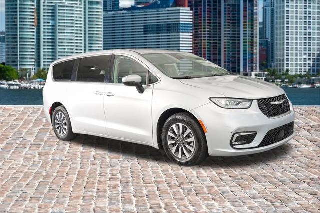 2023 Chrysler Pacifica Hybrid Touring L for sale in Miami, FL