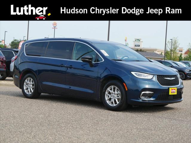 2025 Chrysler Pacifica Select for sale in Hudson, WI